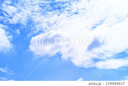 青空と雲イメージ 139994627