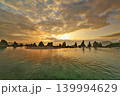 【橋杭岩 (日の出)】 和歌山県東牟婁郡串本町くじの川 139994629