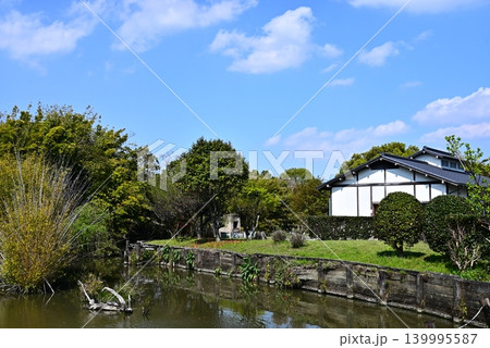 青空のもとに広がる、のどかで美しい日本の原風景 青空のもとに広がる、のどかで美しい日本の原風景 139995587