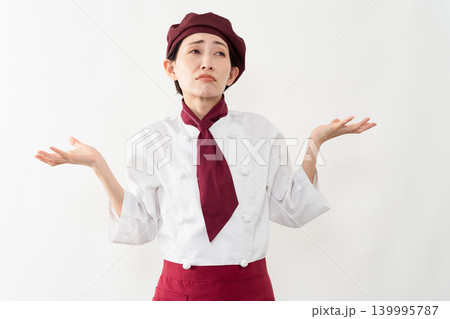 パン屋のユニフォームを着ている女性 139995787