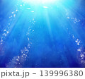 水中を泳ぐ魚と泡の水彩風イラスト 139996380