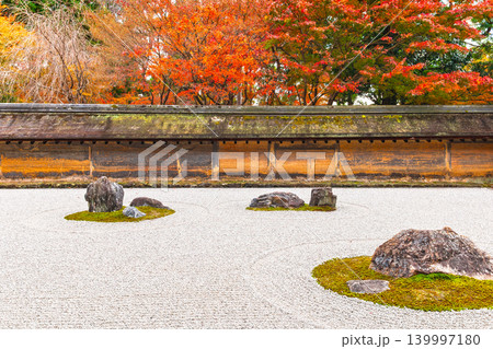 秋の京都 龍安寺 石庭 秋の京都 龍安寺 石庭 139997180