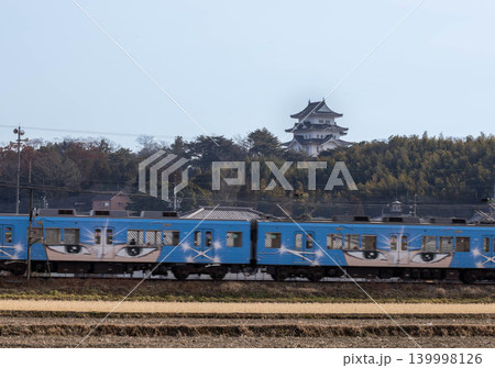 忍びの里 伊賀上野城と忍者電車 忍びの里 伊賀上野城と忍者電車 139998126