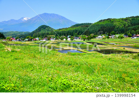 長野県信濃町荒瀬原より黒姫山方面を望む(長野県信濃町)【2026.5】 139998154