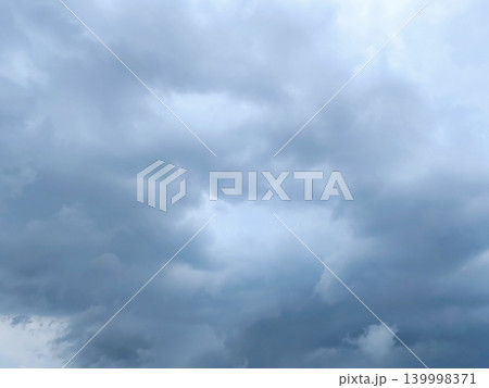 dark cloudy sky, a sign that it will rain dark cloudy sky, a sign that it will rain 139998371