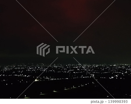 photo of light of lamp at night with dark sky photo of light of lamp at night with dark sky 139998393