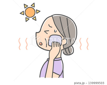 夏の暑さにバテ気味のシニア女性 夏の暑さにバテ気味のシニア女性 139999503