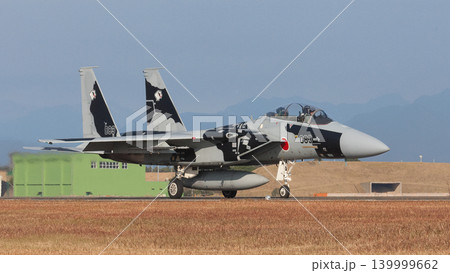 タキシングする航空自衛隊飛行教導群F-15DJイーグル タキシングする航空自衛隊飛行教導群F-15DJイーグル 139999662