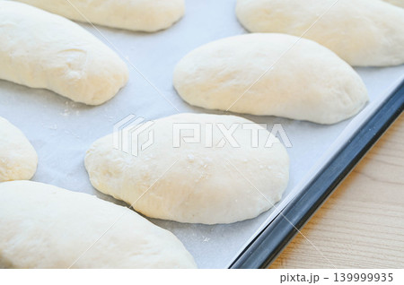 パン作り 二次発酵後 パン作り 二次発酵後 139999935