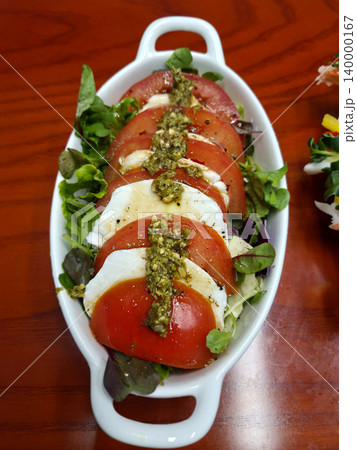 These are the foods set on the table.	 140000167
