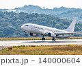 離陸する白色の大型旅客機 140000604