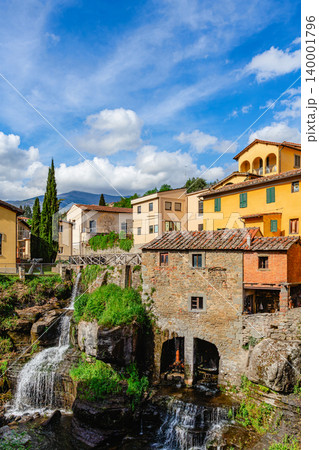 Old mill house in Loro Ciuffenna village, Tuscany, Italy. 140001796