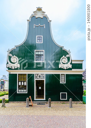 Traditional Dutch houses in Zaanse Schans, near Amsterdam, Netherlands. 140001800