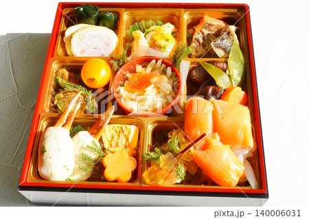 豪華なおせち料理の重箱正月祝い日本の伝統食文化イメージ写真 豪華なおせち料理の重箱正月祝い日本の伝統食文化イメージ写真 140006031