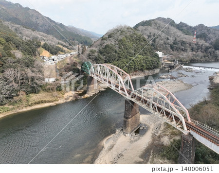 木津川橋りょう 明治期三連トラス橋 空撮映像 木津川橋りょう 明治期三連トラス橋 空撮映像 140006051