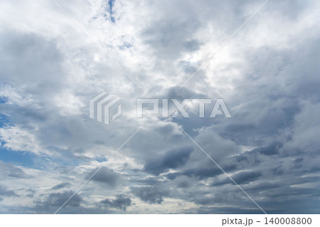 春の雨上がりの空と雲の風景34 春の雨上がりの空と雲の風景34 140008800