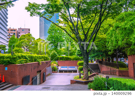 日本の横浜都市景観 新風景。横浜市営地下鉄 伊勢佐木長者町駅(出入口5)やベースゲート横浜関内タワー 日本の横浜都市景観 新風景。横浜市営地下鉄 伊勢佐木長者町駅(出入口5)やベースゲート横浜関内タワー 140009296