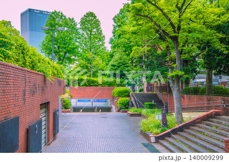日本の横浜都市景観 新風景。横浜市営地下鉄 伊勢佐木長者町駅(出入口5)やベースゲート横浜関内タワー 日本の横浜都市景観 新風景。横浜市営地下鉄 伊勢佐木長者町駅(出入口5)やベースゲート横浜関内タワー 140009299