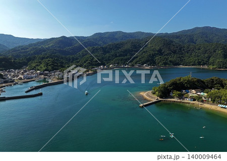 大分県臼杵市佐志生・黒島周辺の漁港と海浜を俯瞰した空撮写真 大分県臼杵市佐志生・黒島周辺の漁港と海浜を俯瞰した空撮写真 140009464