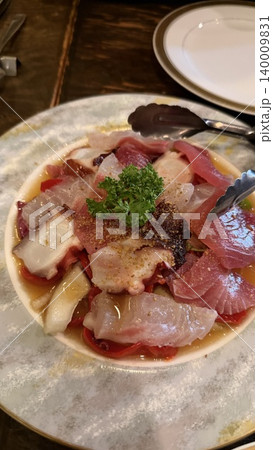 スペイン料理のカルパッチョ　前菜 140009831