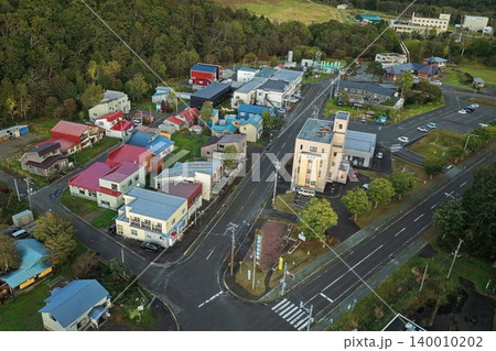 北海道豊富温泉の温泉街を斜め俯瞰した空撮写真 北海道豊富温泉の温泉街を斜め俯瞰した空撮写真 140010202