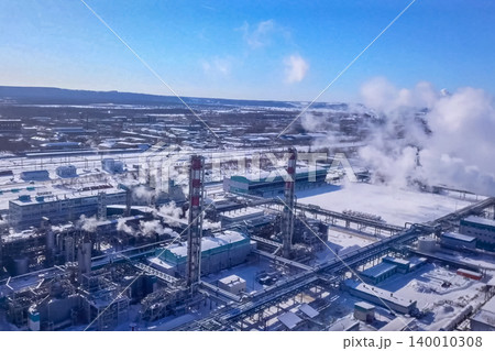 Oil refinery and petrochemical plant 140010308