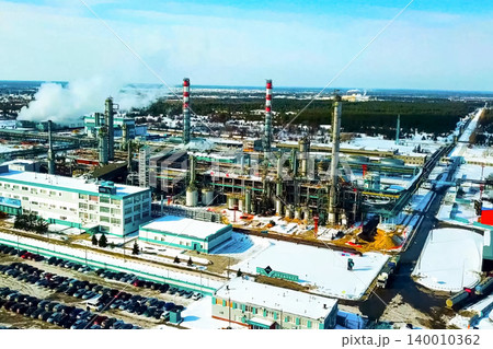top view of the oil refinery 140010362