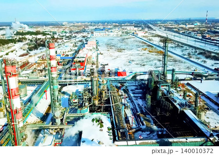 top view of the oil refinery 140010372