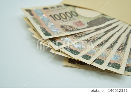 並べた一万円札 並べた一万円札 140012351