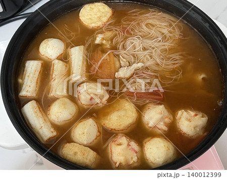 Top View Of Homemade Tom Yum Rice Vermicelli Soup With Hotpot Ingredients Top View Of Homemade Tom Yum Rice Vermicelli Soup With Hotpot Ingredients 140012399