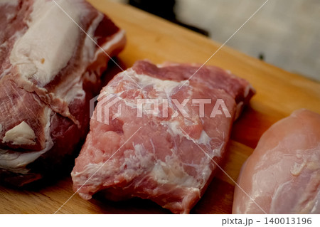 Pieces of meat 140013196