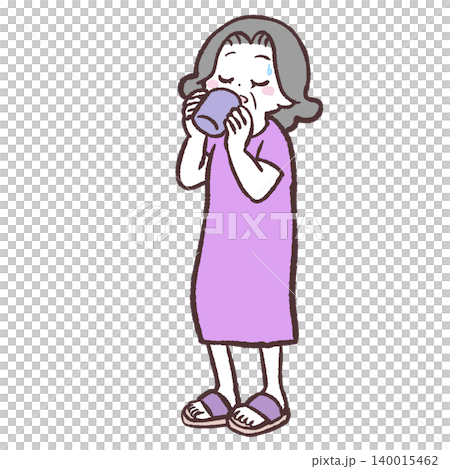 コップで水分補給するシニア女性のイラスト 140015462