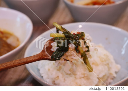 Rice and Kimchi Spoonful Close-up 140018291