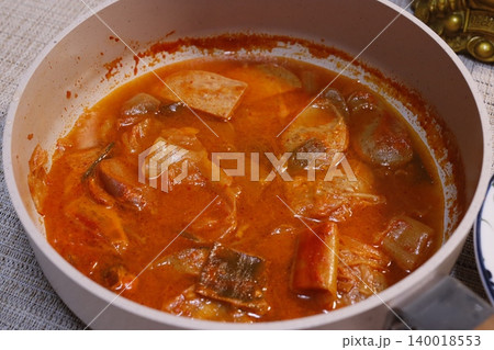 Kimchi Stew in White Pot Kimchi Stew in White Pot 140018553