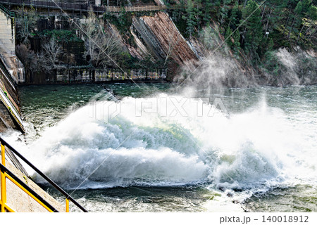 Controlled release of water from the Sant Llorenc de Montgai reservoir, Noguera region, Lleida, Catalonia Controlled release of water from the Sant Llorenc de Montgai reservoir, Noguera region, Lleida, Catalonia 140018912