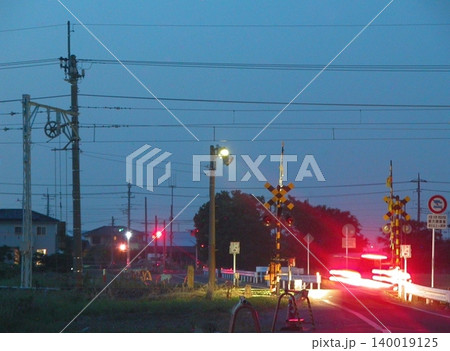 車一台ぶんのスペースしかない踏切(2014.6.1) 東武鉄道伊勢崎線の伊 第480号踏切道 古画像 車一台ぶんのスペースしかない踏切(2014.6.1) 東武鉄道伊勢崎線の伊 第480号踏切道 古画像 140019125