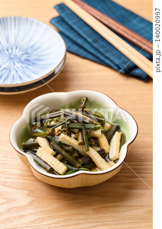 わらびと油揚げの煮物 わらびと油揚げの煮物 140020997