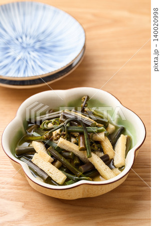 わらびと油揚げの煮物 わらびと油揚げの煮物 140020998