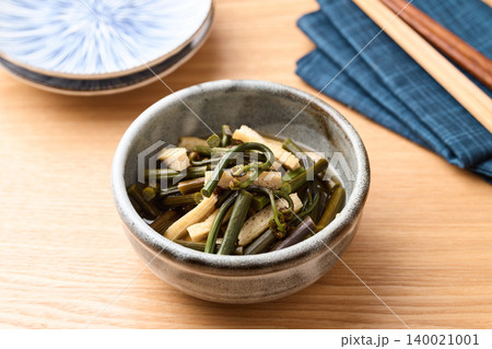 わらびと油揚げの煮物 140021001