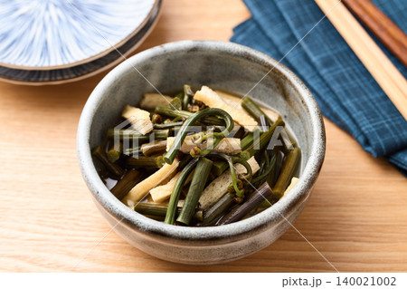 わらびと油揚げの煮物 140021002
