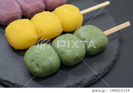 ちょっと贅沢な和菓子串団子 ちょっと贅沢な和菓子串団子 140023114