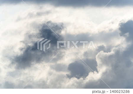 光差す雲の空 140023286