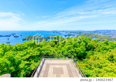 初夏の石岳展望台園地から見た九十九島の景色 長崎県佐世保市 初夏の石岳展望台園地から見た九十九島の景色 長崎県佐世保市 140023467