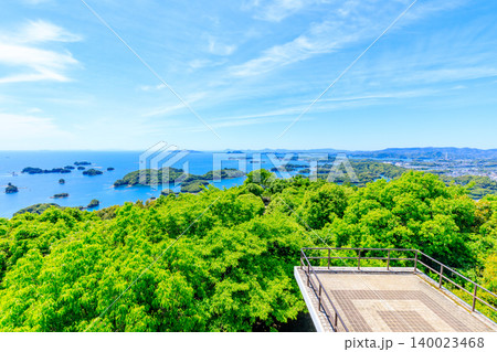 初夏の石岳展望台園地から見た九十九島の景色 長崎県佐世保市 初夏の石岳展望台園地から見た九十九島の景色 長崎県佐世保市 140023468