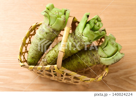 かごに盛った生わさび かごに盛った生わさび 140024224