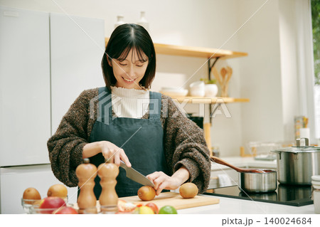料理好きな女性 料理好きな女性 140024684