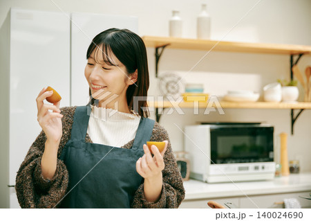 料理好きな女性 140024690