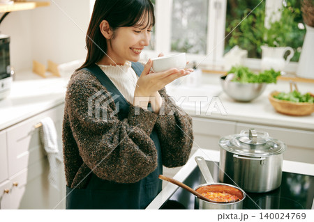 料理好きな女性 140024769