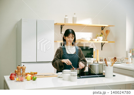 料理好きな女性 140024780