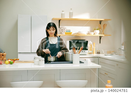 料理好きな女性 料理好きな女性 140024781